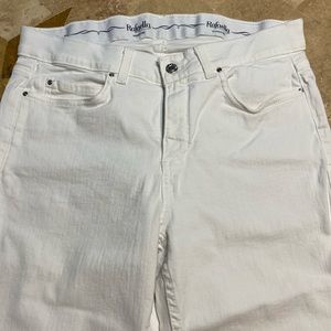 White Rafaela denim weekend Capris 12